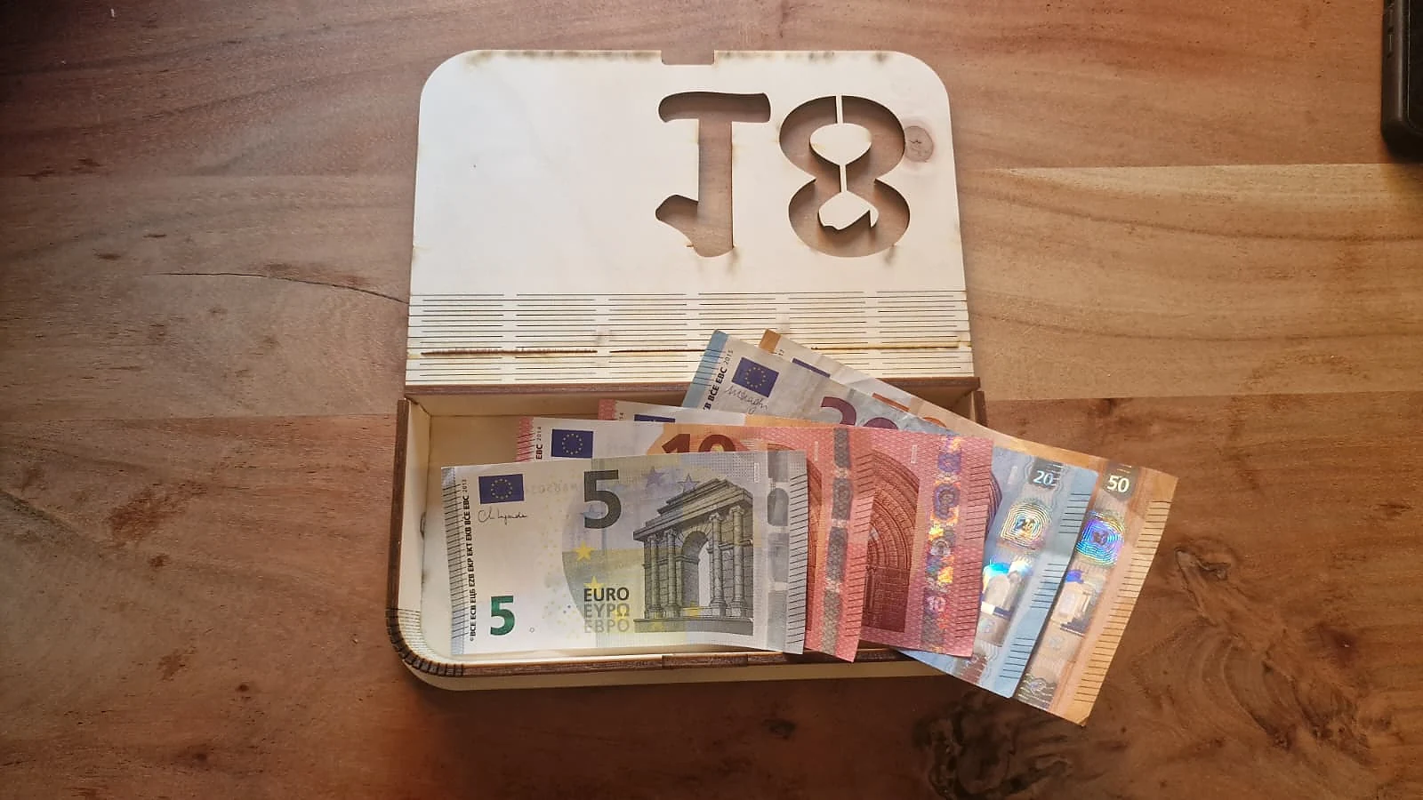 Personalisierte Geldgeschenkbox aus Holz