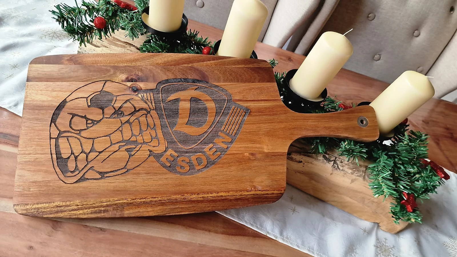 Holzbrett mit Familienmotiv
